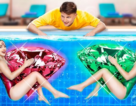 24 часа в аквапарке! Девушка Бриллиант пропала! Прятки в аквапарке!