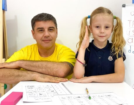 Настя узнала как важно детям ходить в школу