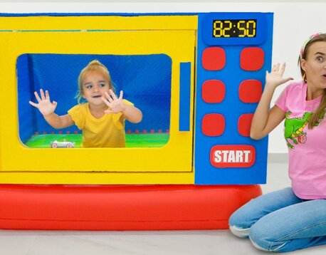 Alice and Eva Have Fun with Thrilling Playground Adventure