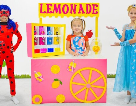 Alice and Eva in Funny Stories for Kids about Games with Balloons and Toys