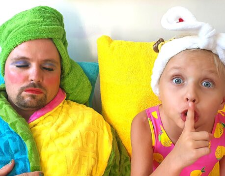 Alice’s Fun Spa Day: Hilarious Makeover Pranks for Dad with Sister Eva!