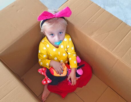 Alice’s Babysitting Fun: Taking Care of Baby Eva