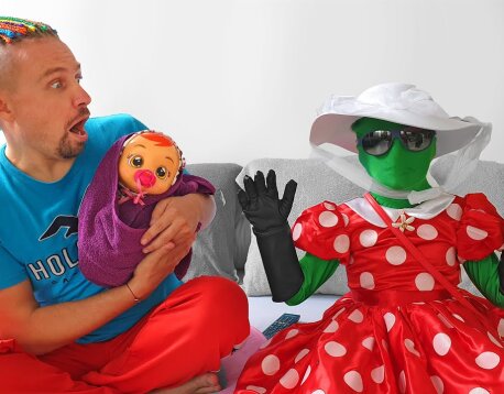 Endless Summer: Family Fun with Alice, Baby Eve and Dad