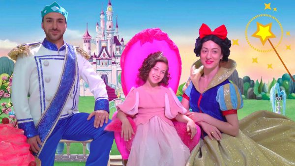 Эмилюша представляет — Эмилюша превратилась в Принцессу танцует с Принцем и Marshmello на Балу