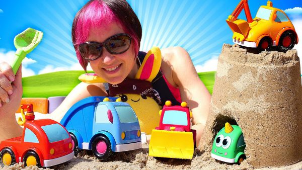 Капуки Кануки — Игры в песочнице: домик для машинок Мокас! Видео про машинки на Капуки Кануки
