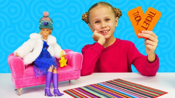 Игры одевалки для девочек — Кукла Барби и подружка собираются в театр! — Смешные видео с Barbie Doll