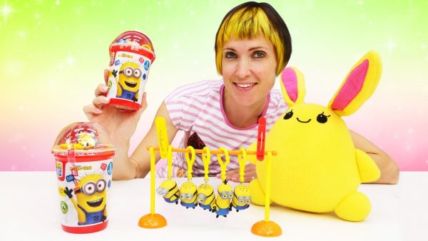 Новое видео Капуки Кануки — Маша Капуки собирает игрушки миньоны Sweet Box! Веселые игры для детей