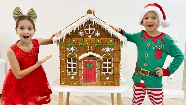 София и Макс готовят Пряничный домик | Sofia and her family cooking Gingerbread House on Christmas
