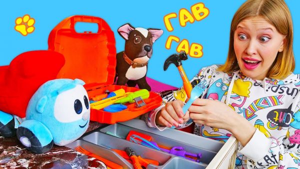 Игрушка собачка Шоколадка и столовые приборы | Видео и игры для детей про мягкие игрушки Как Мама