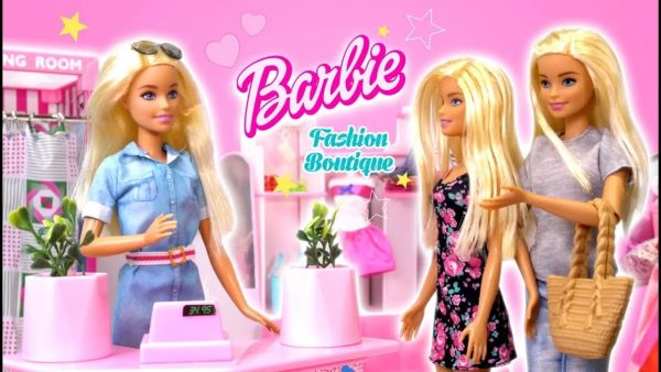 Кэрри и Барби идут на Шоппинг — Поиграйка с Куклами