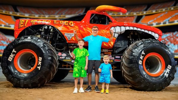 Roma and Diana visited MONSTER JAM Show 2024