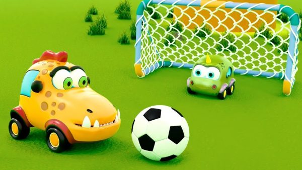 Машинки Мокас играют в футбол! ⚽️ Веселые игры для детей и мультики для малышей