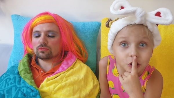 Alice’s Fun Spa Day: Hilarious Makeover Pranks for Dad with Sister Eva!