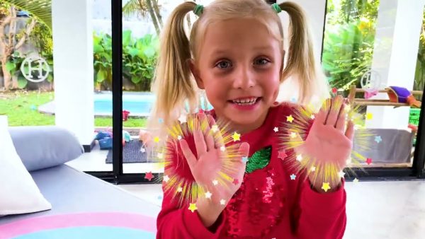 Magical Hands Surprise! Fun Games & Colorful Rain with Dad on the Inflatable Trampoline!